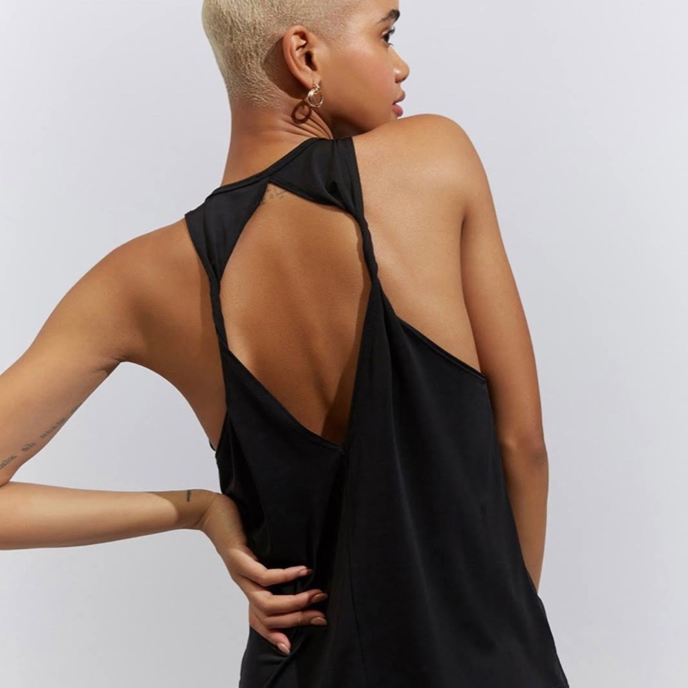 Onzie Twist Flow Tank
